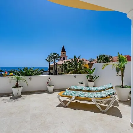 Townhouse Park Paraiso ヴィラ アデヘ