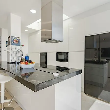 Townhouse Park Paraiso ヴィラ アデヘ