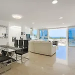 Townhouse Park Paraiso ヴィラ アデヘ